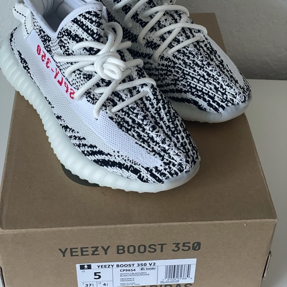 Adidas yeezy 350 v2 zebra size 5 - Picture 2 of 7